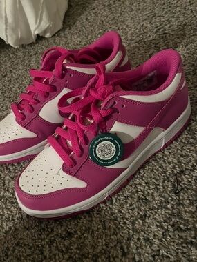 Nike Dunks Pink/ white
